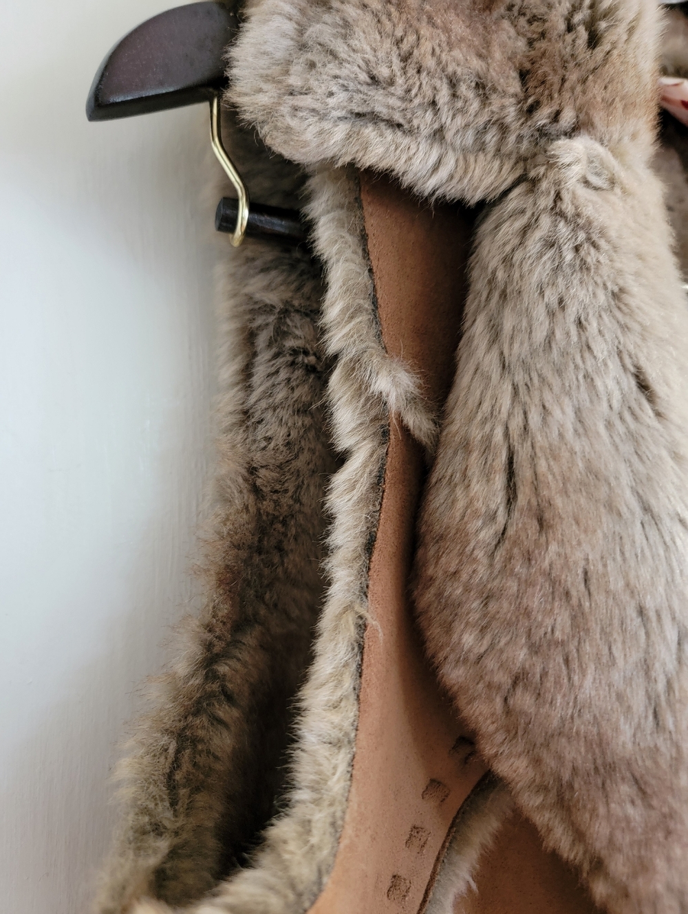 Faded Glory Faux Fur/Suede Vest in Camel - Picture 6 of 10